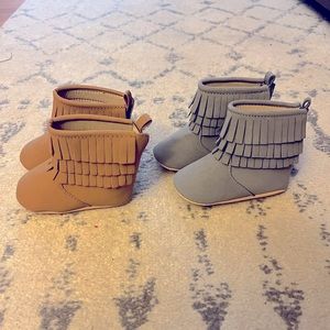 2 pairs old navy baby boots with fringe size 6-12 months